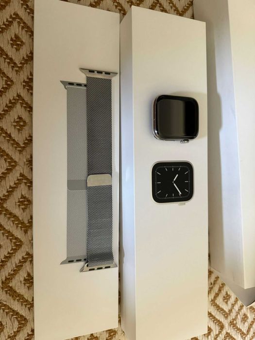 Apple Watch 44mm Aço milanese Loop - Series 5