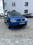Автомобіль Volkswagen touran