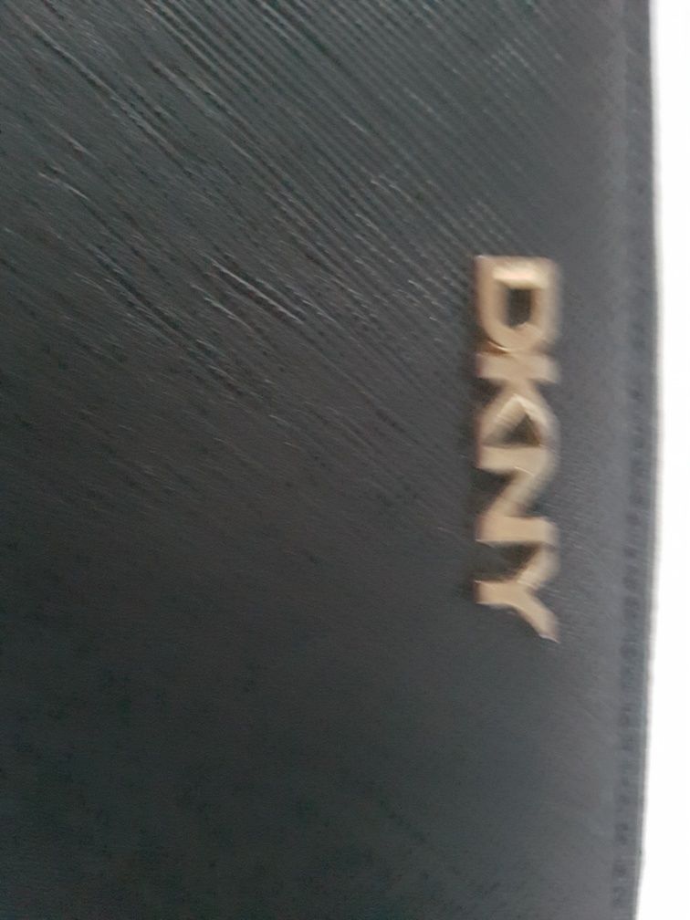 DKNY portfel czarny skórzany