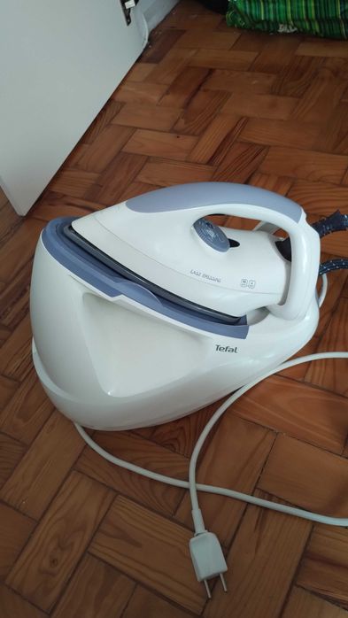 Vendo ferro de passar roupa a vapor excelente qualidade