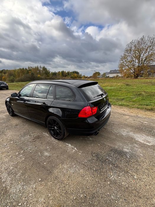 Ładna bmw e91 320i 170 ps 2010r