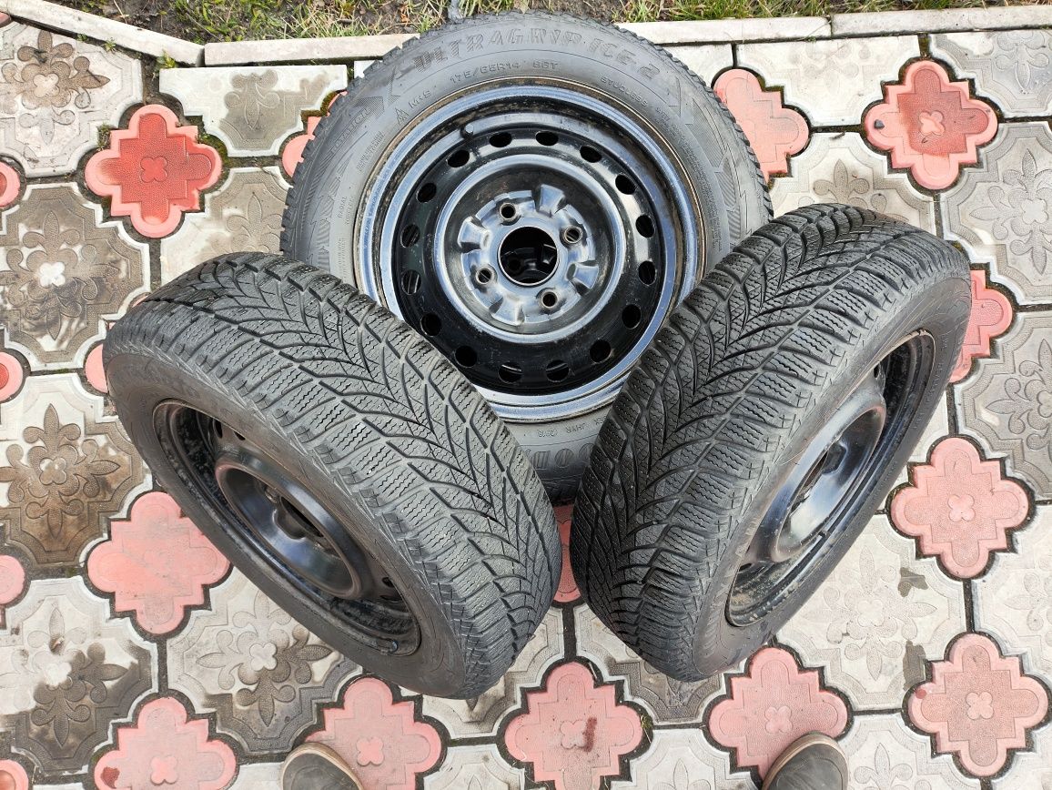 Комплект колес r14 / Goodyear UltraGrip Ice 2 / Nissan Almera Classic