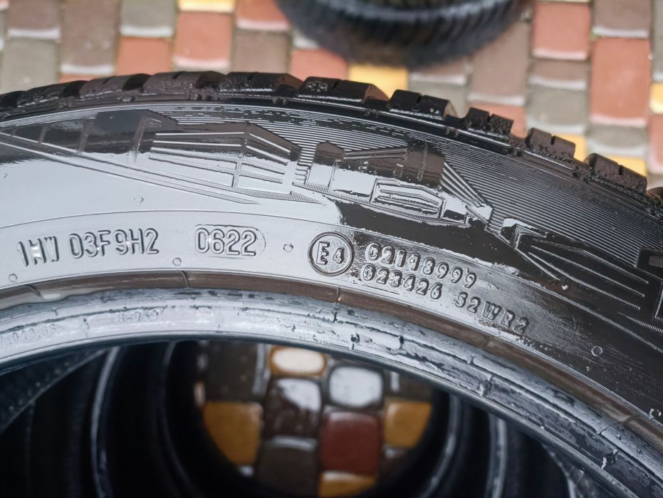 Continental 215/50 R18 комплект всесезонних шин