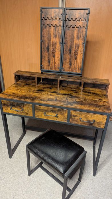 Toaletka w stylu industrialnym