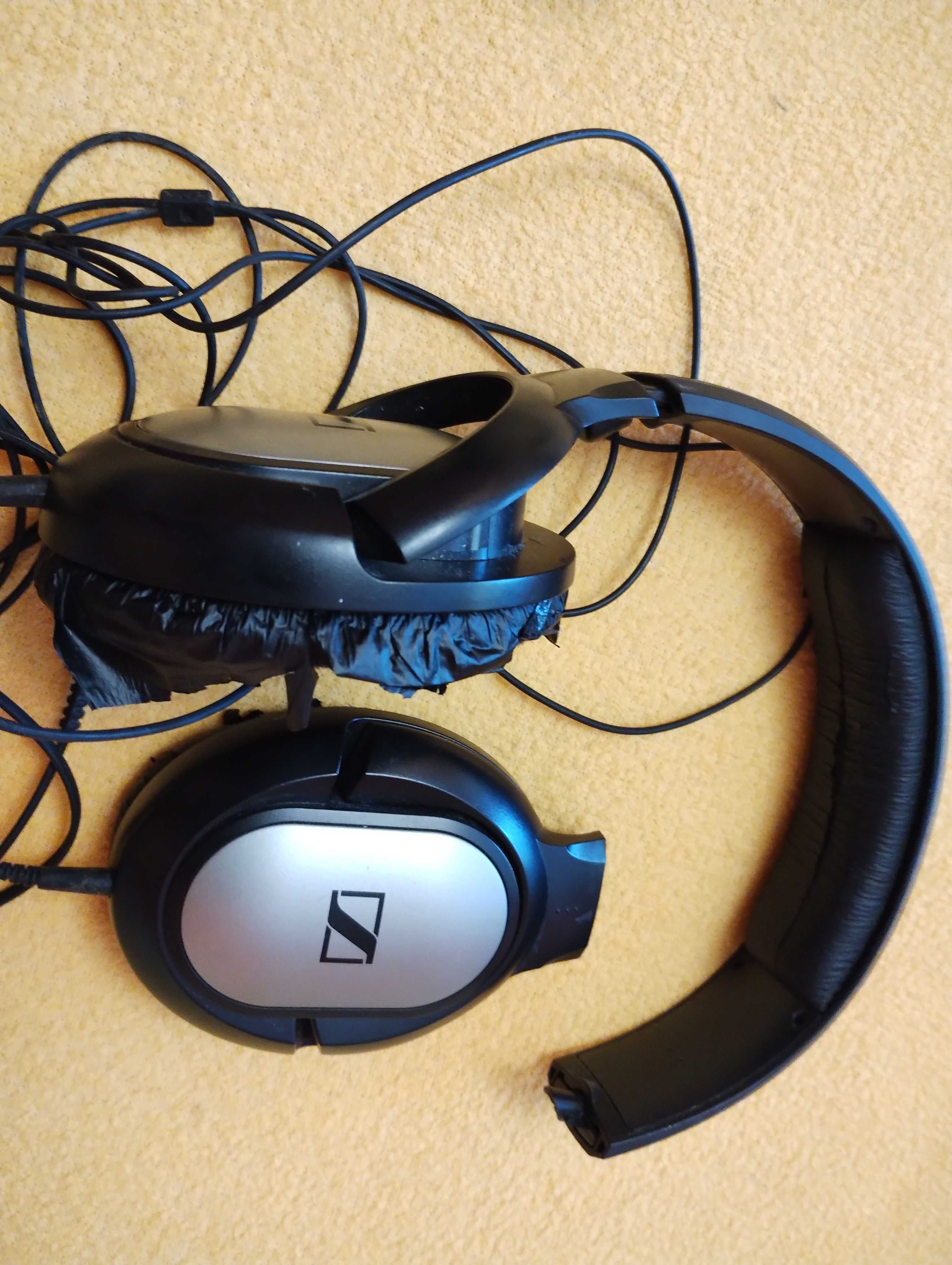 Pudło słuchawek i głośników Bluetooth złom części