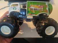 HotWheels Trash It All GWK99