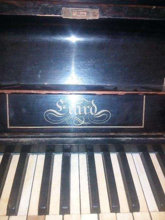 Продам піаніно,старовинний німецький інструмент.