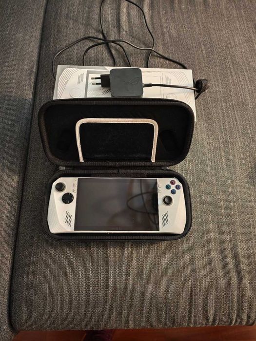 Consola Asus Rog Ally Z1 Extreme 1tb