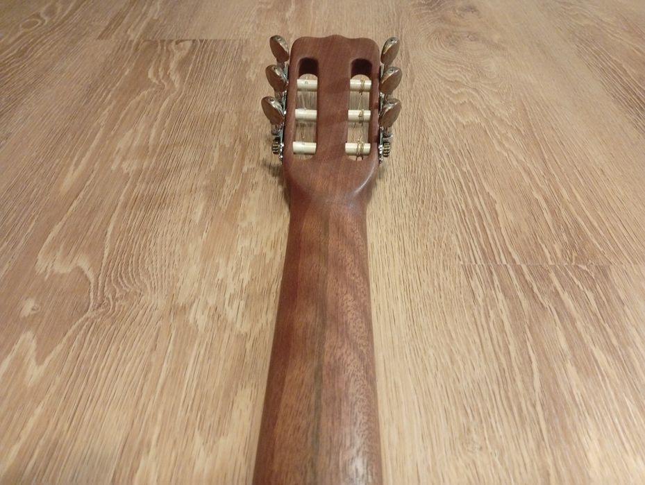 Guitarra Semi Acústica Nylon "Vester"