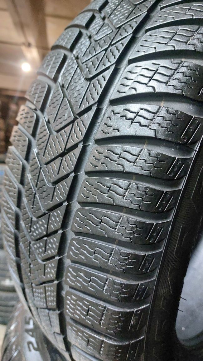 Зимние шины резина комплект Pirelli Sottozero 3 Winter 245/45 R18 RF