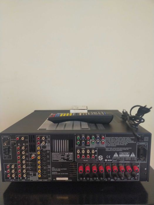 Amplituner Denon AVR-2105