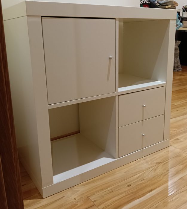 Estante branca IKEA