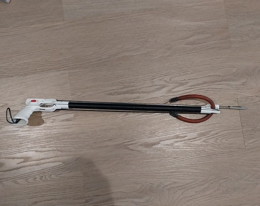 Material de caça submarina (tudo em bom estado)