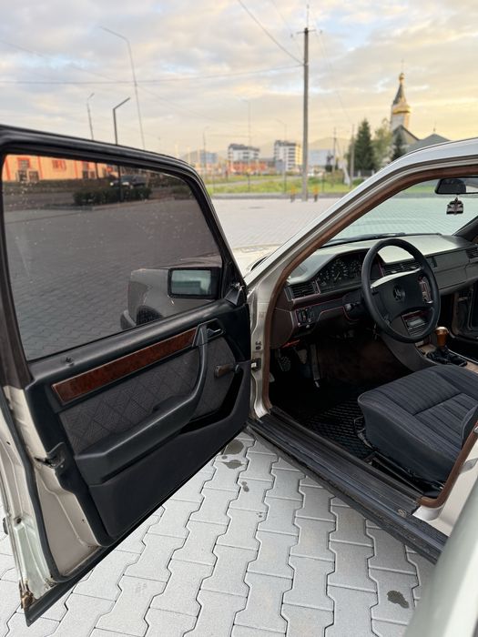 Mercedes-benz w124