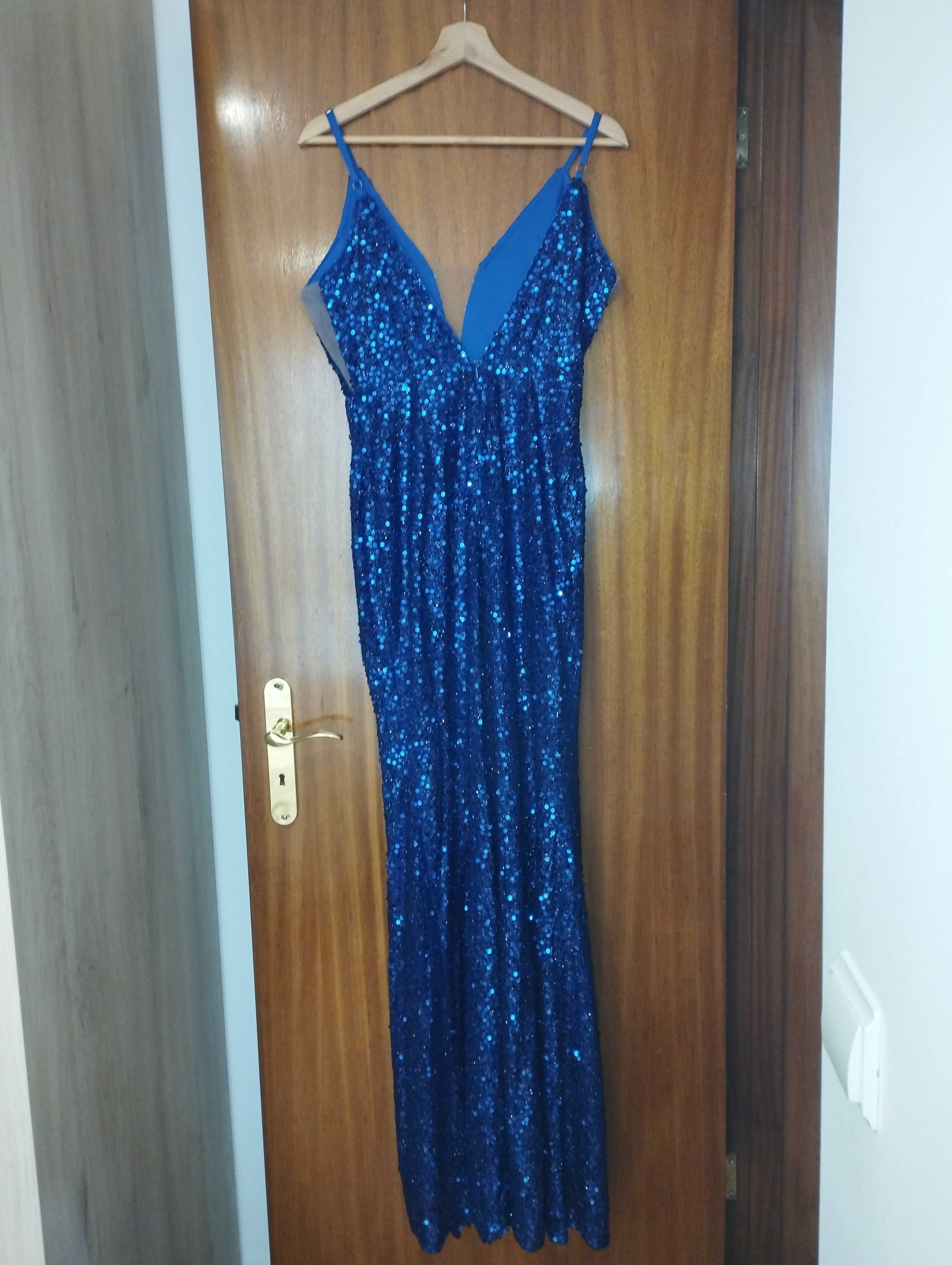Vendo vestido brilhante em azulão novo tamanho M