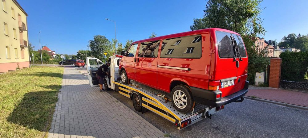 Pomoc Drogowa Laweta Transport 24/7 Autoholowanie
