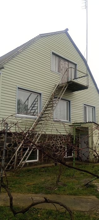 Продаж будинку в передмісті!