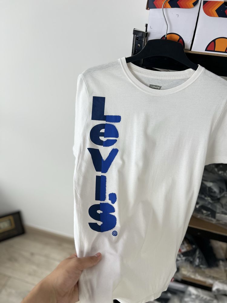 Белоснежная Футболка Levis с большим логотипом