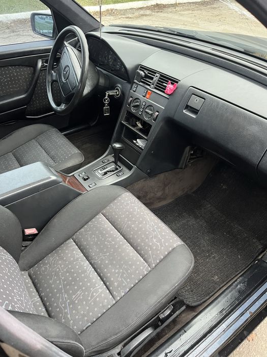 Продам Мерседес С2002