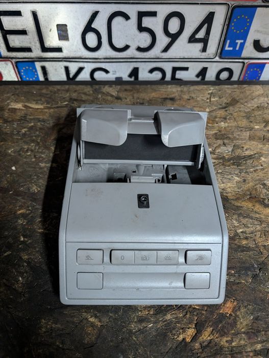 Плафон volkswagen touareg 7l6867508f