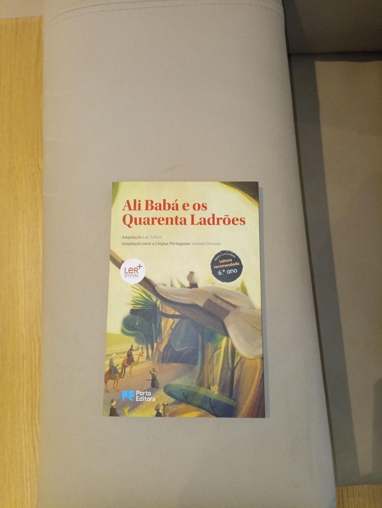 Livro"Ali Babá e os Quarenta Ladrões"