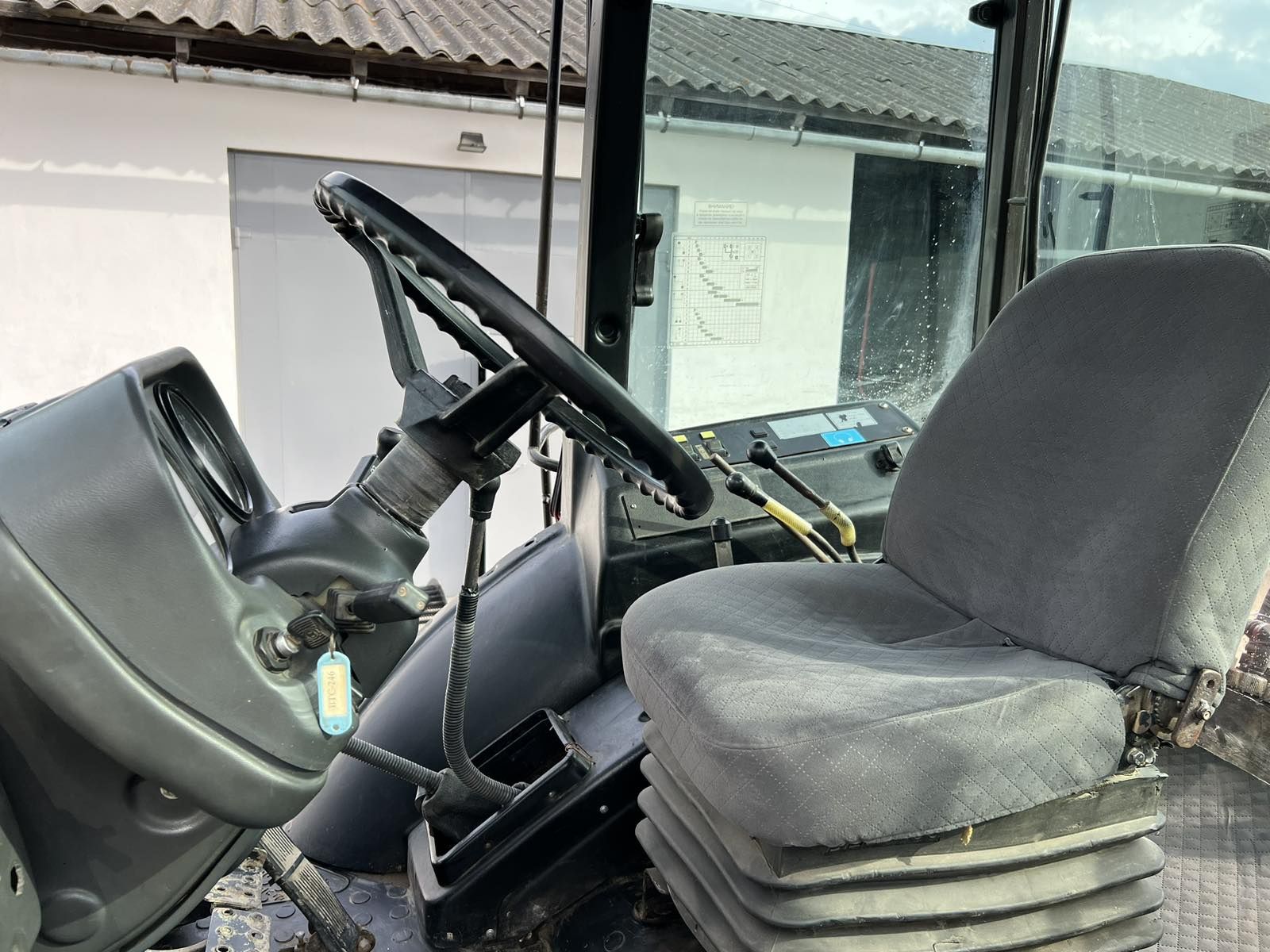 Продам трактор 1523