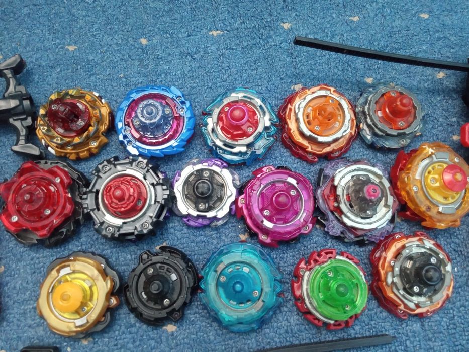 Бейблейди 16 шт з двома запускалками