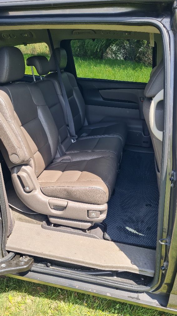 Продам Honda Odyssey 2011