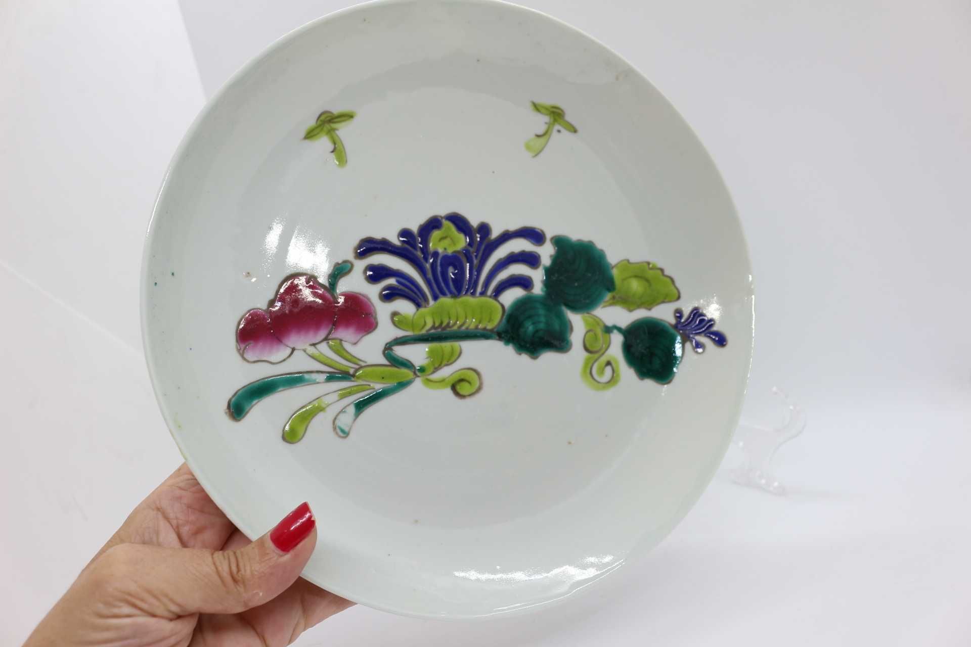 Prato Porcelana Chinesa motivos Florais em tons Verde XIX