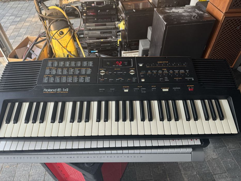 Keyboard roland e-14 organki