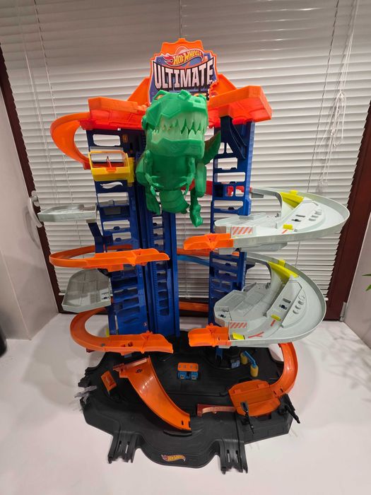 Hot Wheels Ultimate Garage, tor, garaż, dinozaur