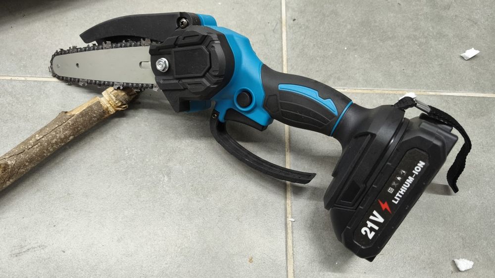 Mini Eletrosserra Podadora