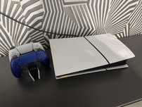 Продам PS5 ,два геймпада в комлекте
