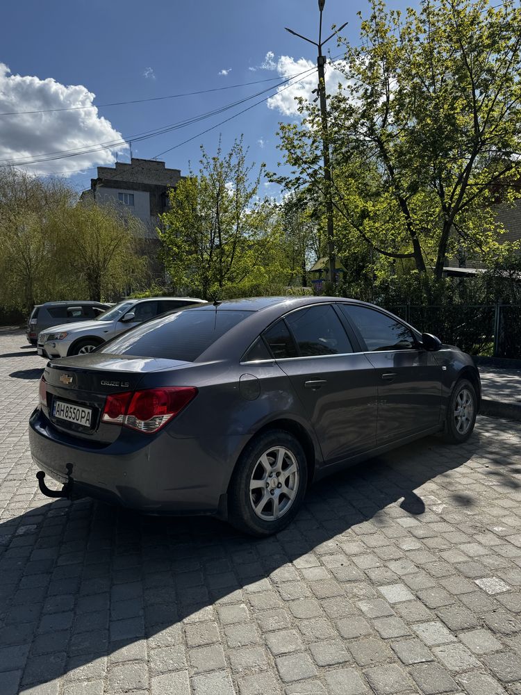 Chevrolet Cruze LS 2011 2.0 дизель