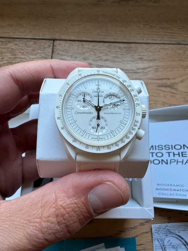 Moonswatch SO33W700 Mission To Moonphase Snoopy