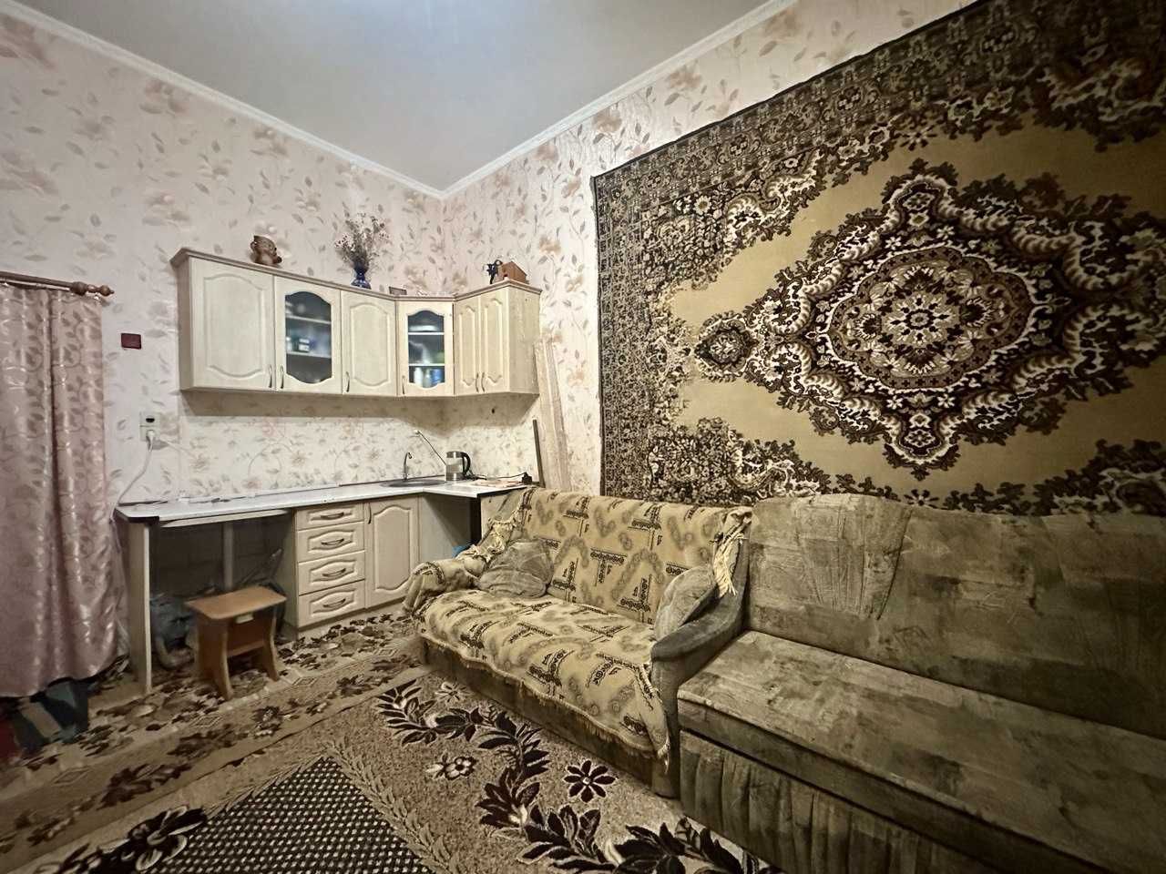 Простора кімната 21м2 з меблями, Сертифікат (NN)