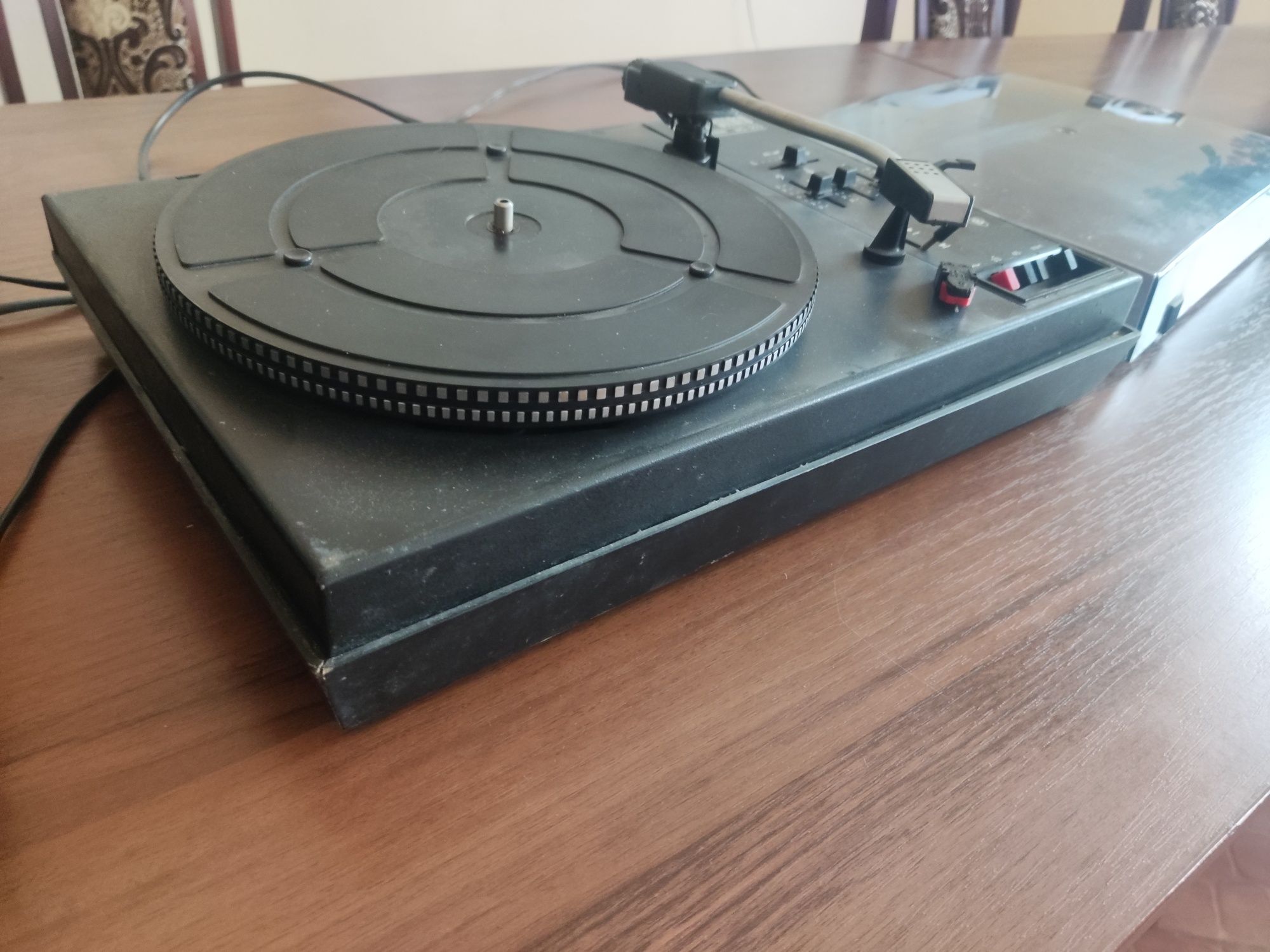 Sprzedam dwa gramofony UNITRA Artur wg903