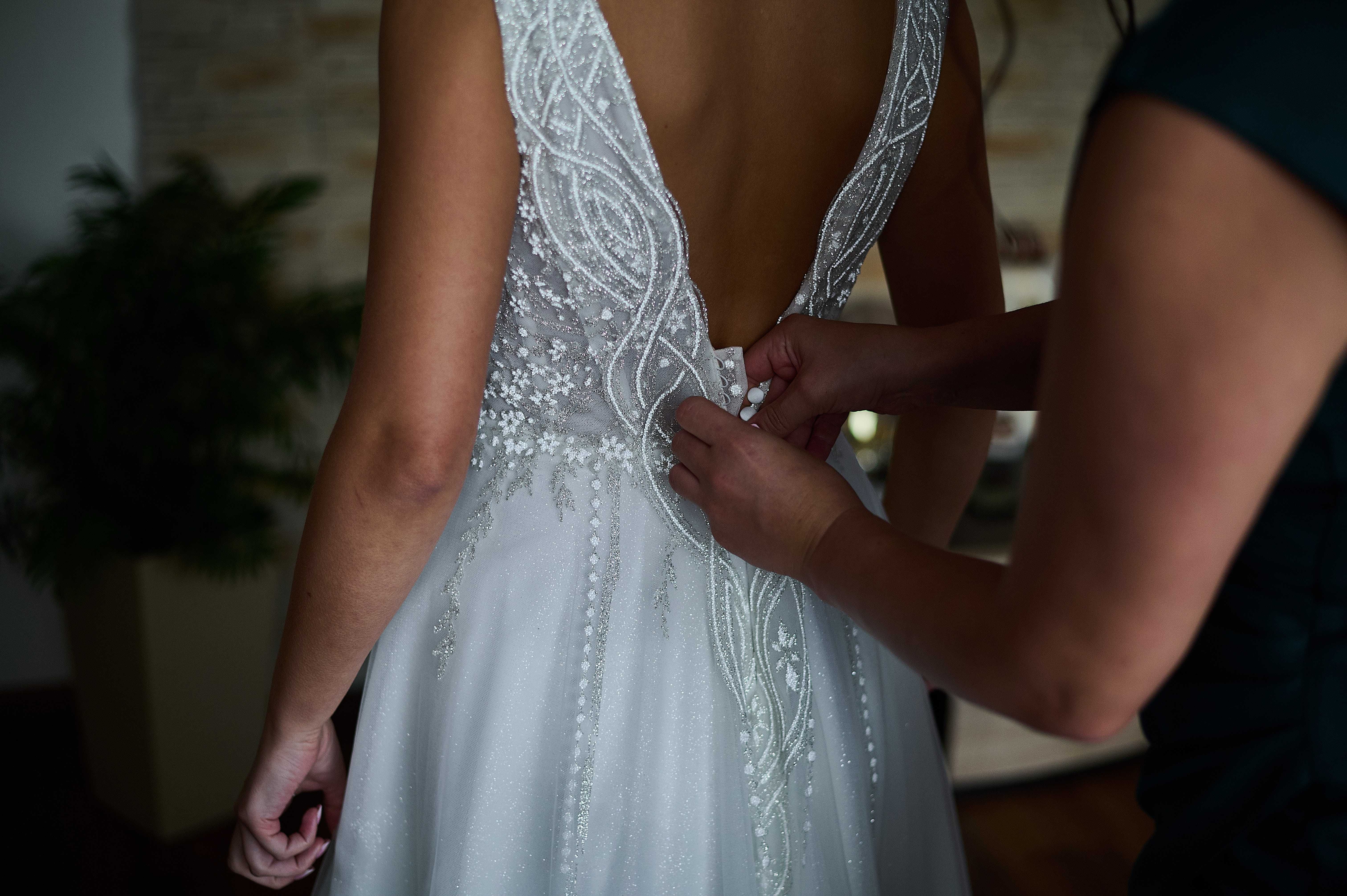 Suknia ślubna, błysk - śmietankowa biel