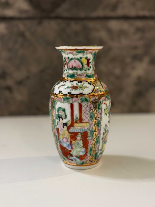 Ręcznie zdobiony wazon chiński – styl Canton, porcelana kolekcjonerska