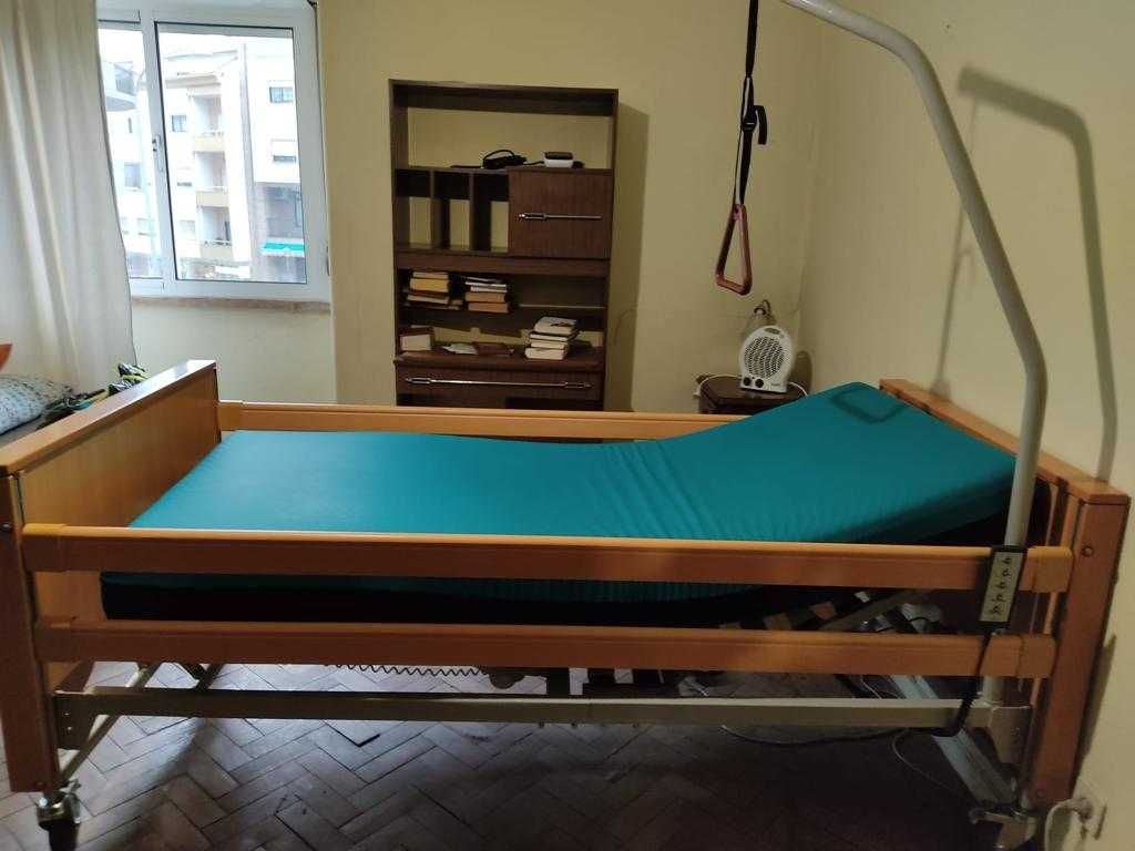 Cama articulada eléctrica da Sensicare + colchão anti-escaras - VISEU