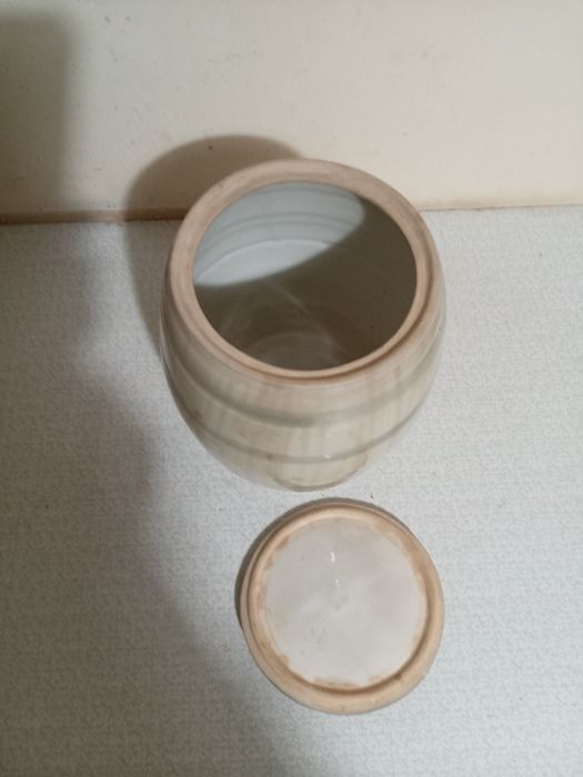 Стеклянная и фарфоровая посуда