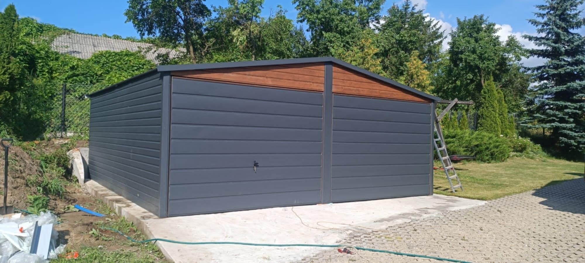 Garaz blaszak 8x6 Grafit mat  bramy złoty dąb