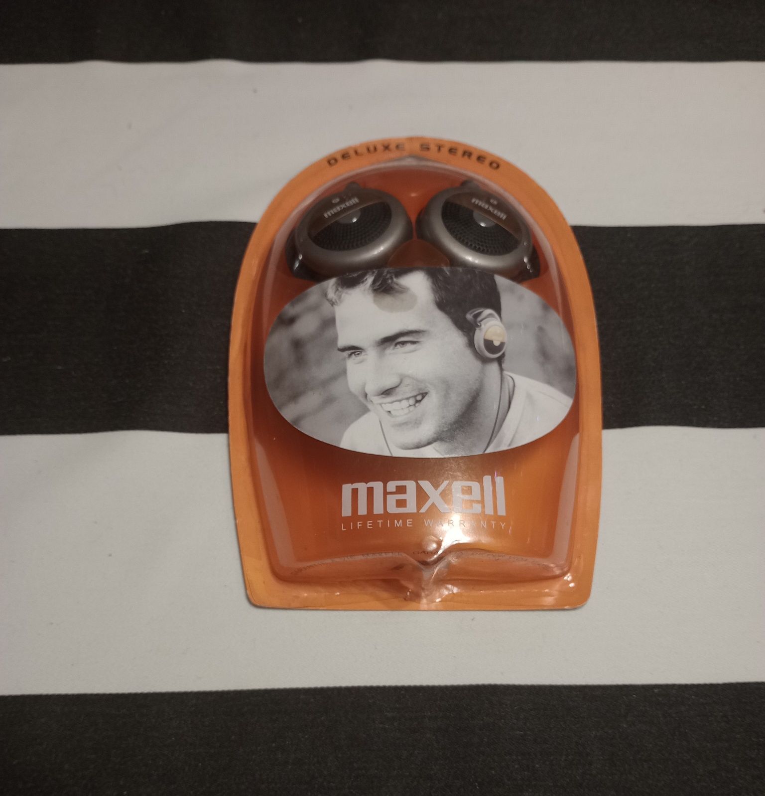 Słuchawki EC-250 firmy MAXELL.