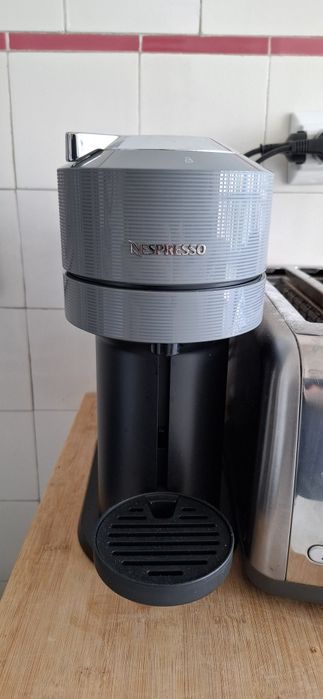 Nespresso Vertuo Next Cinzenta