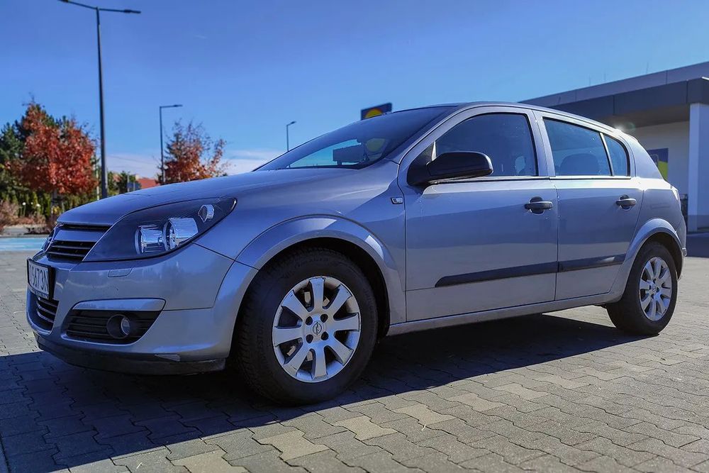 Opel Astra Opel Astra H Hatchback 1.6 105KM (2004), klima, opony zima i lato, FV