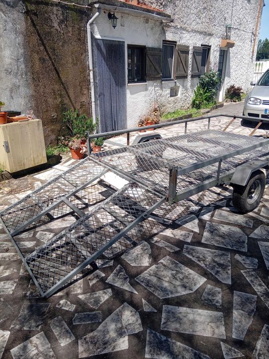 reboque, ideal para transportar motocicletas quatro