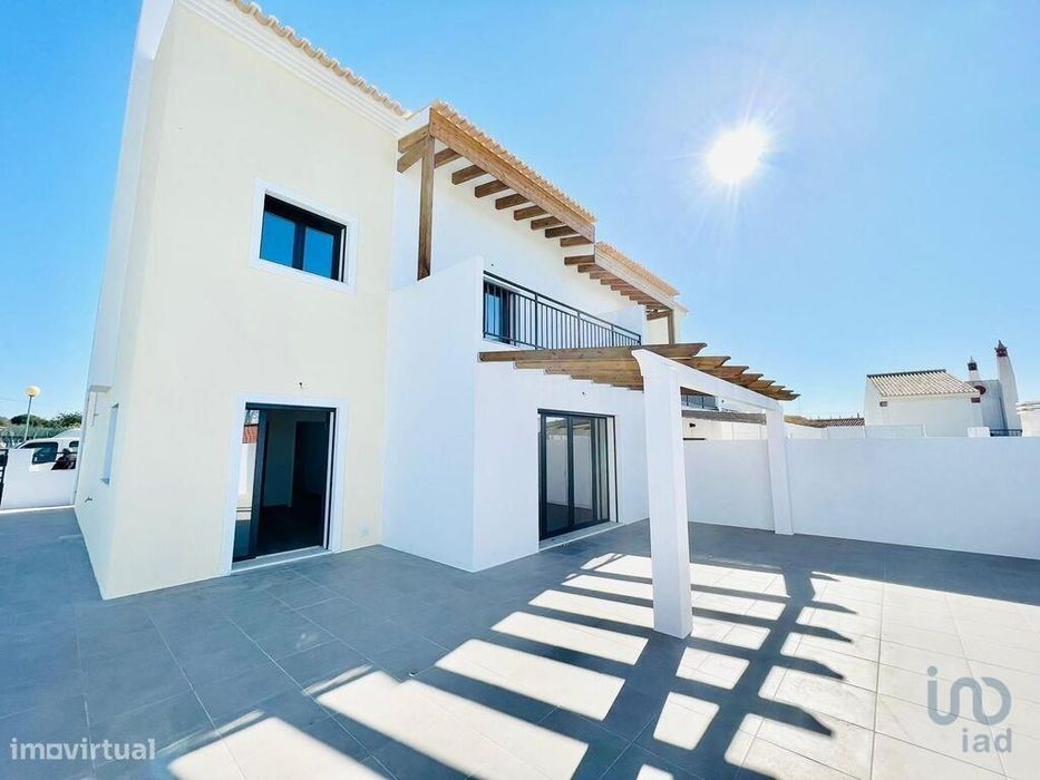 Casa / Villa T3 em Vila Nova de Cacela de 290,00 m2