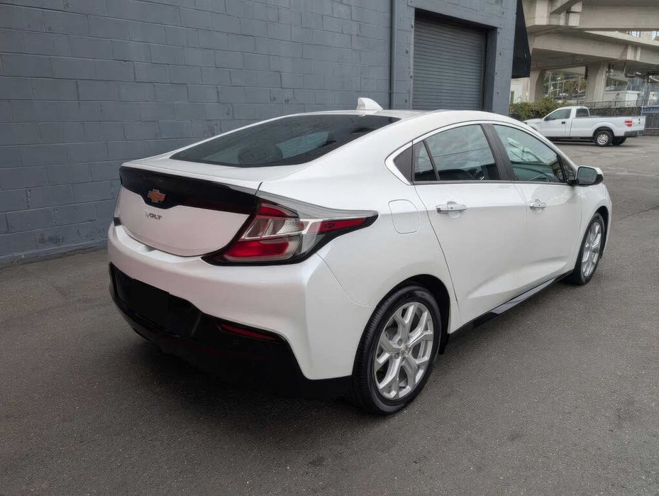 Chevrolet Volt Premier      2017