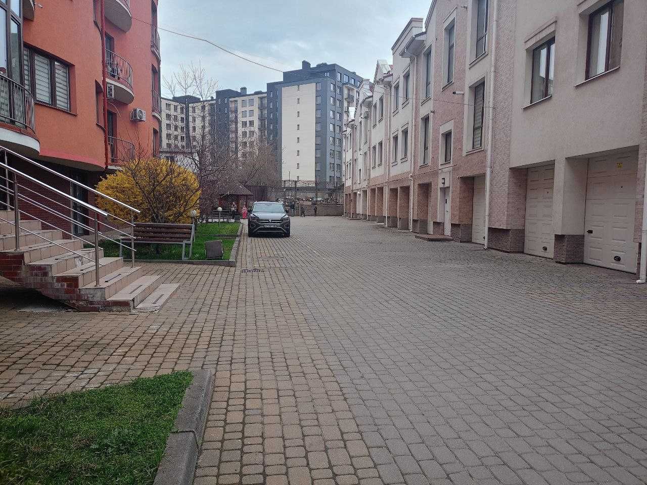 2 км кв.+ гараж, центр.