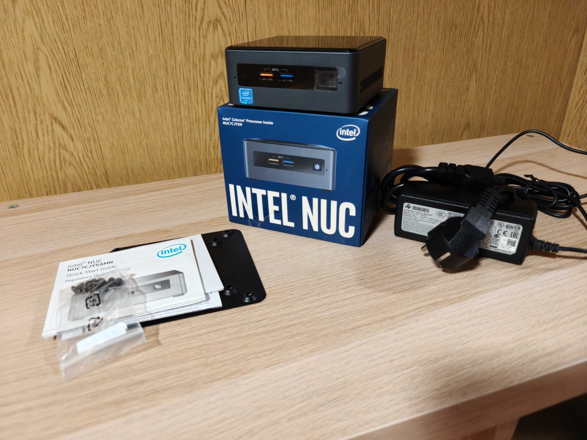 Intel Nuc NUC7JY